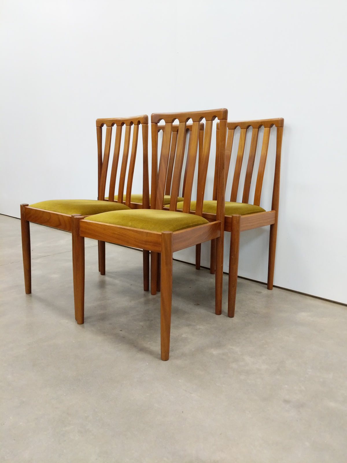 Set of 4 Vintage Mid Century Modern Dining Chairs by Meredew